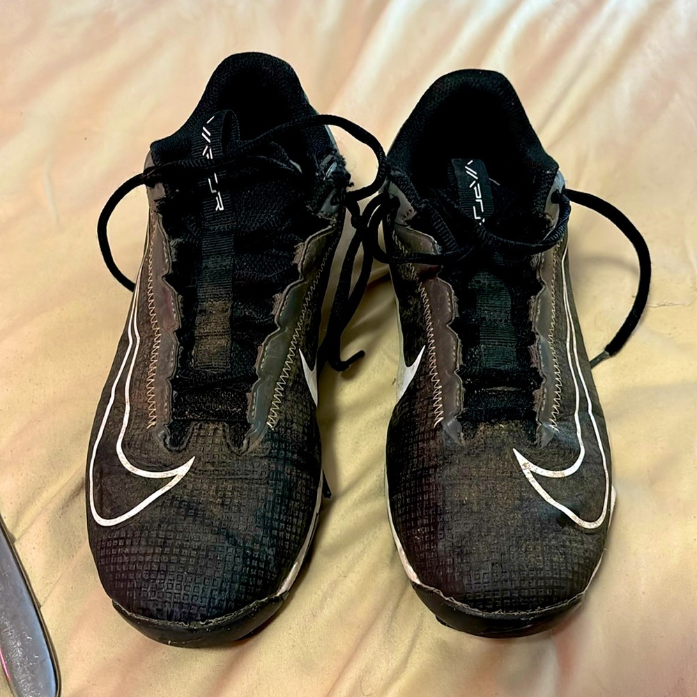 Nike Baseball cleats- black and white